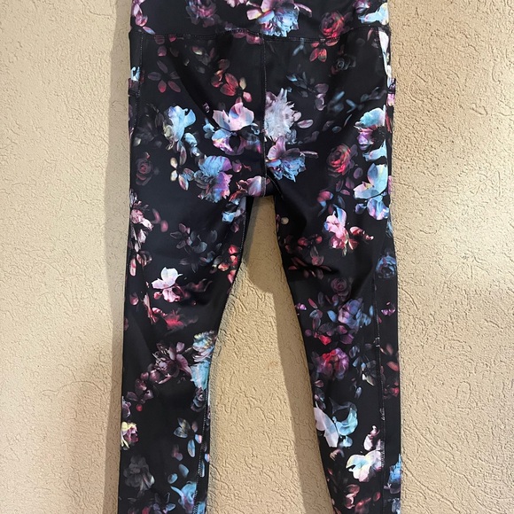 Avia extra small leggings, floral, print with pockets on the side - Picture 1 of 2